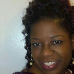 Meet your Posher, Charvon Green